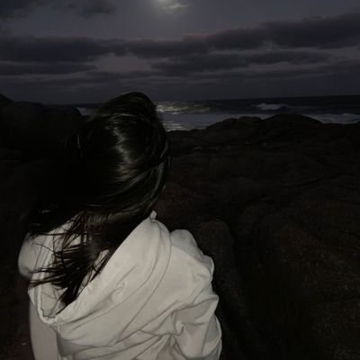 was1349423's profile picture. لا كل العتب ينقال ولا كل البشر تسوى ...