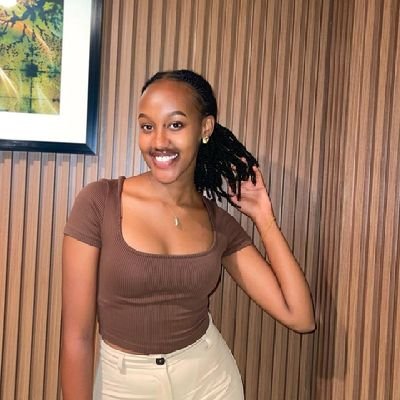 EstherNdiyishim's profile picture. Proud Pearlian.