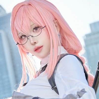 meltingmelta's profile picture. IG: @meltingmelta / 📩 meltingmelta@gmail.com