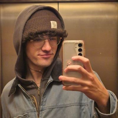 Hezzlin_'s profile picture. type shit idk | she/her