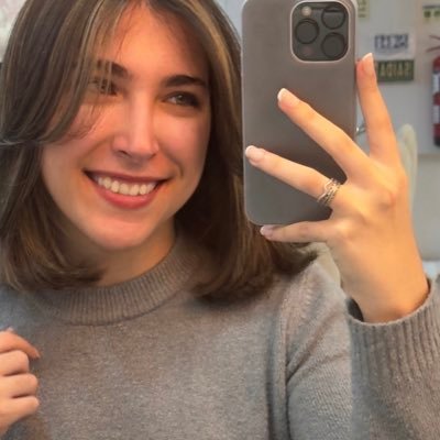 satvrnfav's profile picture. almost always at my limit and probably listening to ariana grande | feminism & mental health