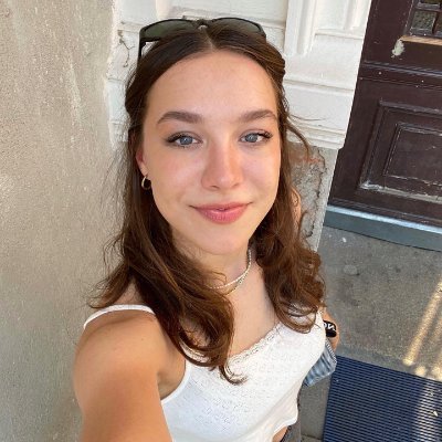 Aaaaa48085739's profile picture. Red bow🎀 white dreams blue sky🌌 Love. Pray.💕✝️🇺🇸