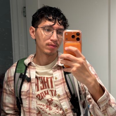 geminif33d's profile picture. lgbt(Q+)•pansexual | lamb 🐑🦋|