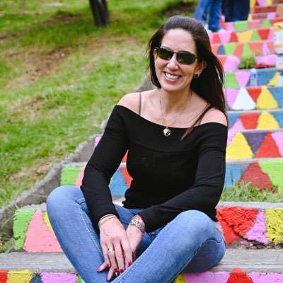 AlegriaCrespo's profile picture. Dios 🙏🏻Ph.D en Educación 🍃Servidora 🫶🏻