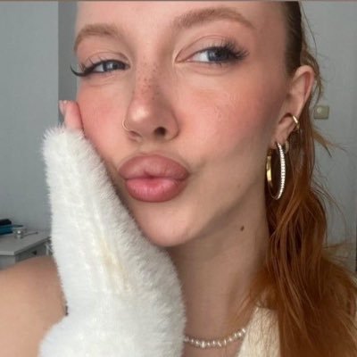 denizamahakli's profile picture. neresinden tutsan bu aşkı her türlü sınıfta kalıyor