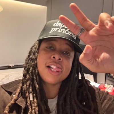LegendofMoriah's profile picture. Comrade/She/her🖖🏽 32✨777⛹🏽‍♀️⚖️🕊️💙