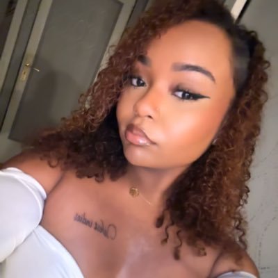 lais_minos's profile picture. 