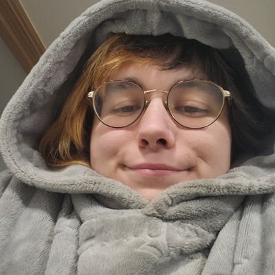 PolePolerized's profile picture. 