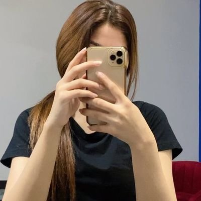 lala_laibaaah's profile picture. 