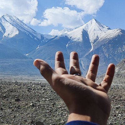 thakur_txt's profile picture. .