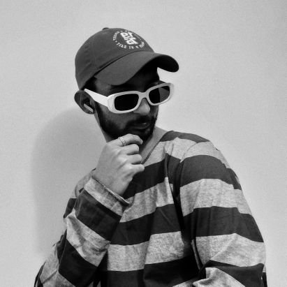 jeshrex's profile picture. Words from wounds.🌙
Scars as crowns.🥀
Dark Poetry & Emotional Bars.🎤
#JESHREX | Voice of Shadows.❤️‍🔥