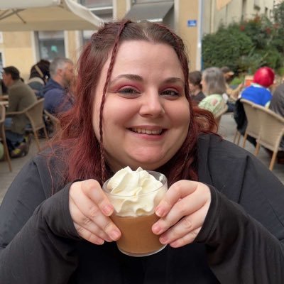 raven_booktok's profile picture. 🪩 | Reader, author, business manager & content creator 🎟️ | CEO of New Chapter Productions 💌 | My heart belongs to @therenor_ ⤵️ | You want more ?