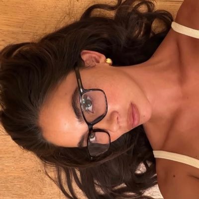 iriswinnnow's profile picture. 