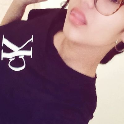 antiquedessence's profile picture. 