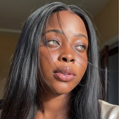Niphhie's profile picture. God fearing Damsel | Arsenal devotee | Kdrama addict | Vaddict | Niphwigs Hair CEO | content creator