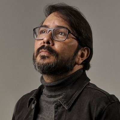 miguelestebantv's profile picture. Novelista. 
Ganador del Premio Literario Tristán Solarte. 
Productor de Radio y TV. 
Coleccionista.
Música, The Beatles y cine.