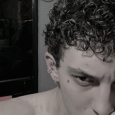 rios1ine's profile picture. 