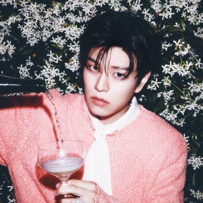 imigcam's profile picture. • K-pop listener focused on my favs ♫⋆☕︎