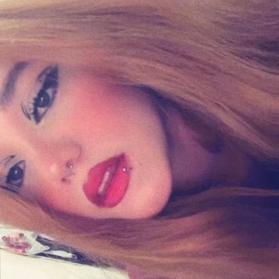 nicotadinha's profile picture. 