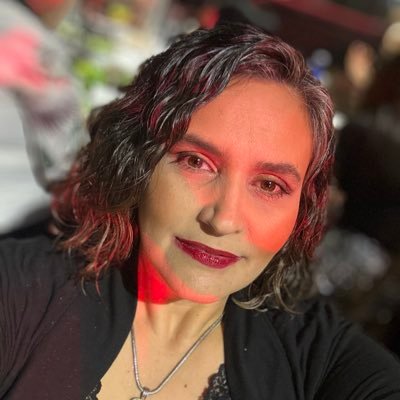 8989T_d_women's profile picture. אישה שנמאס לה לעמוד מהצד ולראות את המדינה נהרסת על ידי שחיתות יש לי דעה ואתם הולכים לשמוע אותה אם אתם רוצים או לא...