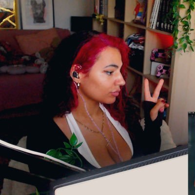 Saskia_Cole's profile picture. The BLK Snowflake I Code: Saskia @Logitech  I Content Creator I U.K. I Contact : info.saskiacole@gmail.com