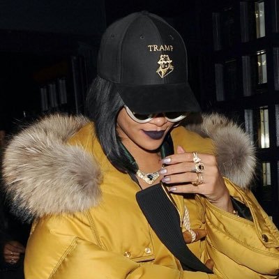 bitchbettalurk's profile picture. ask me for permission to talk abt R9.