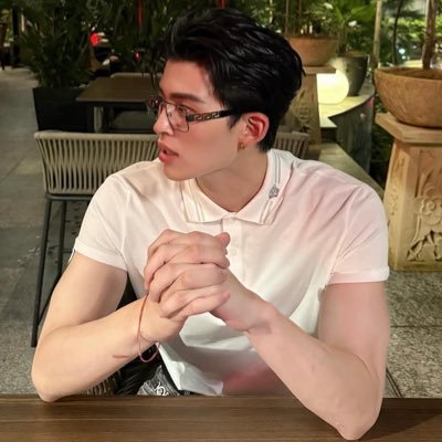 Pawerbow's profile picture. สาวก ท่าน 😊