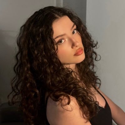 alystaa_'s profile picture. 