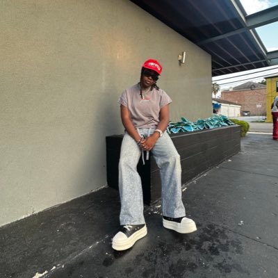 NayySwavey's profile picture. ☮️ ✌🏾🕊 ; professional heart stoppa 🫀🇬🇭 ♐️