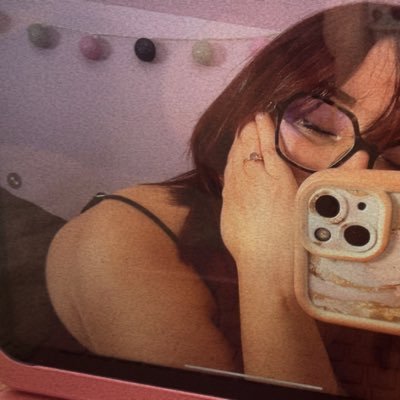 itssmefio's profile picture. fraîchement drôle, folle & supportrice du PSG