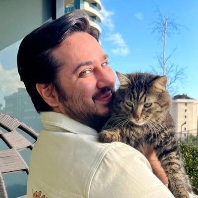 em_8ust's profile picture. Interior Design Enthusiast. Tailoring blockchain solutions for businesses. Creative writing wordsmith ✍️. Culinary creator