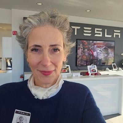 TeslaBoomerMama's profile picture. 