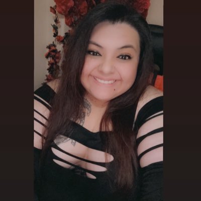 LaMadrina_XOXO's profile picture. Cali Girl🦋Tejana Life🇲🇽Host Of The Humble Roses 🌹🌹🌹🥀Pod & @S4UWrestling #CCN Familia✨🎶🎙️🥊👑 #TheCove 🐺💋#ChaoticProductions 😈@WWEShop Affiliate
