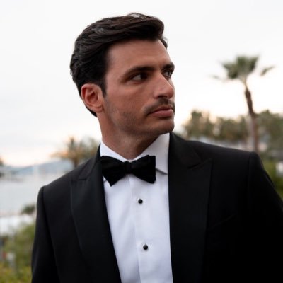 itsartmora's profile picture. 