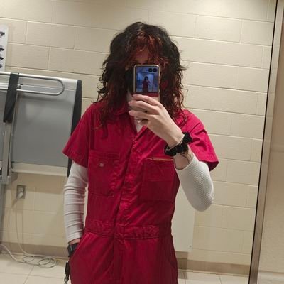 Juniper_Webb's profile picture. dorky lesbian /26/🏳️‍⚧️/ mainly tweet about star trek and my partner