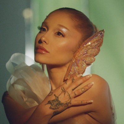 rowdaes's profile picture. ari  | you’re such a dream to me ⋆｡°✩