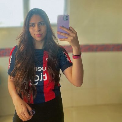 evaramirez05's profile picture. No reconozco el punto justo donde hay que frenar | 🌪💙♥️
