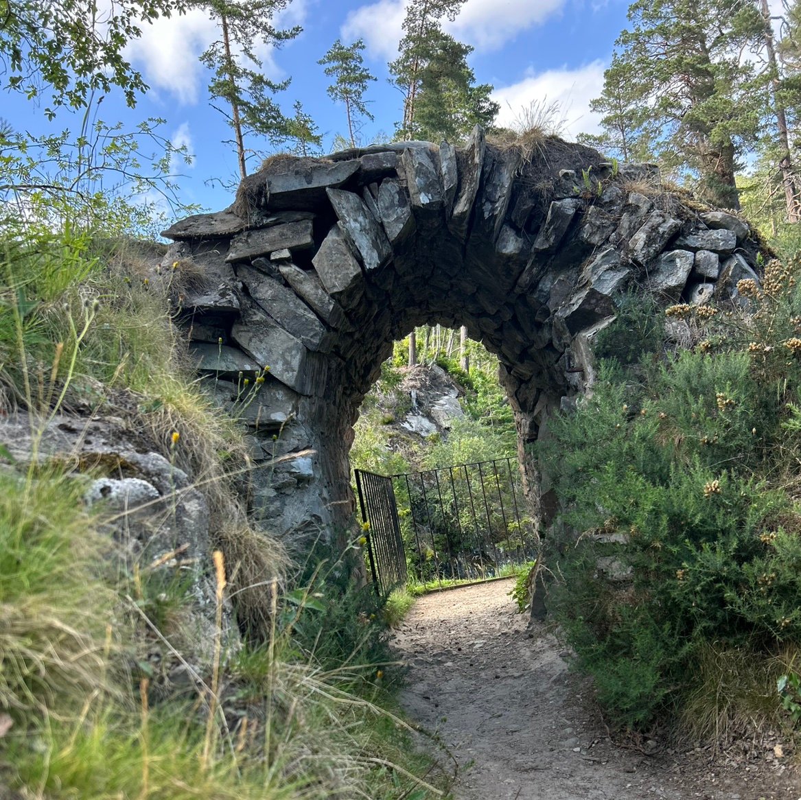 MunMak24's profile picture. 