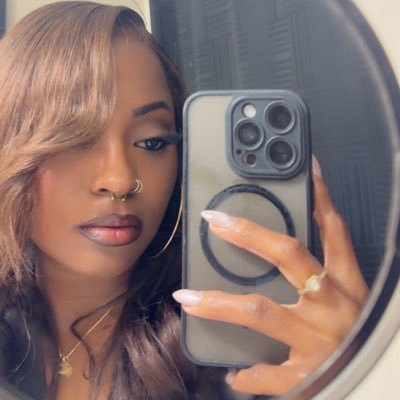 ___everbless's profile picture. ♑️ ⚢