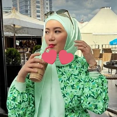 evalez_fr's profile picture. Sweet, Slick, Dangerous ☢️