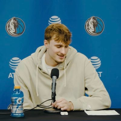 Kymavs11's profile picture. Not a troll