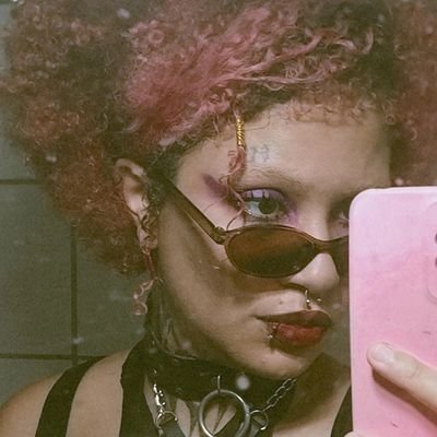 queercomuna's profile picture. Não sou mais que um suspiro perdido numa noite de setembro.  —
acc, queer, nmono, cso. mestrando em filosofia (uece).