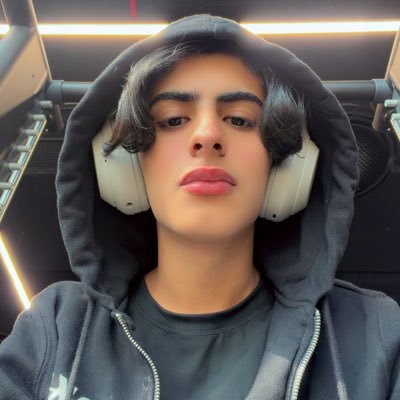 s2iur's profile picture. انتحالك ل الصور يعرّضك للمسالة القانونيه                    سناب 👇🏻