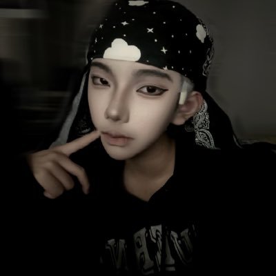 lgsjii's profile picture. 19⬇️/틱톡:kls_625/본진:외모지상주의/네이버웹툰은 거의 다 해요/본처@Koseupeule49567 @D_dxy_