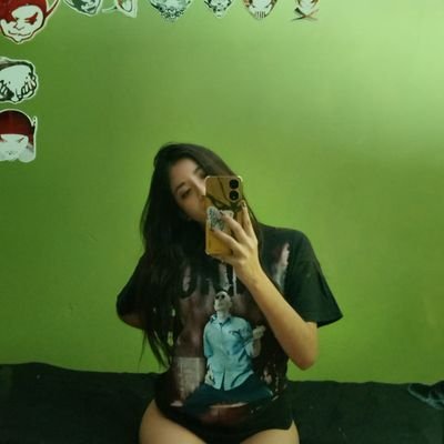 ___tvz's profile picture. mentalmente en un recital