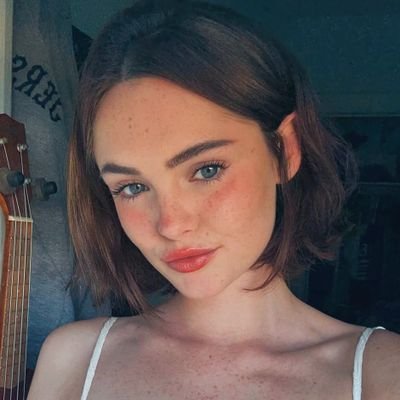 feyrelynch's profile picture. ᅠ the river; by daisy jones and the six