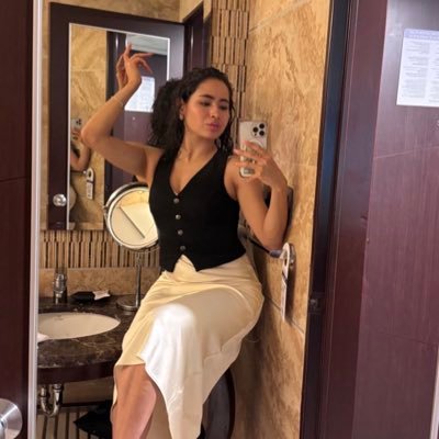 withe_flower's profile picture. solo son twitts we 👀 🌚 🌘 🌗 🌖 🌕 🌔🌓🌒🌚 insta:iam.whiteflower