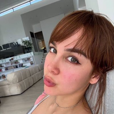 Jason4219616683's profile picture. just bored —- bitcoin , blockchain and you 😁😁😋