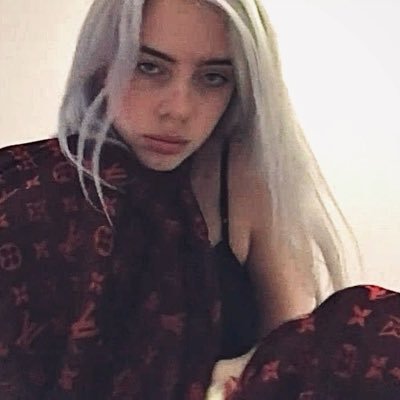 dumbppoet's profile picture. –hay gente tan pobre que lo único que tiene es https://t.co/OVNt3UmkfY @tayloratlantic @malsfey ✧