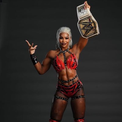 stormslani's profile picture. 